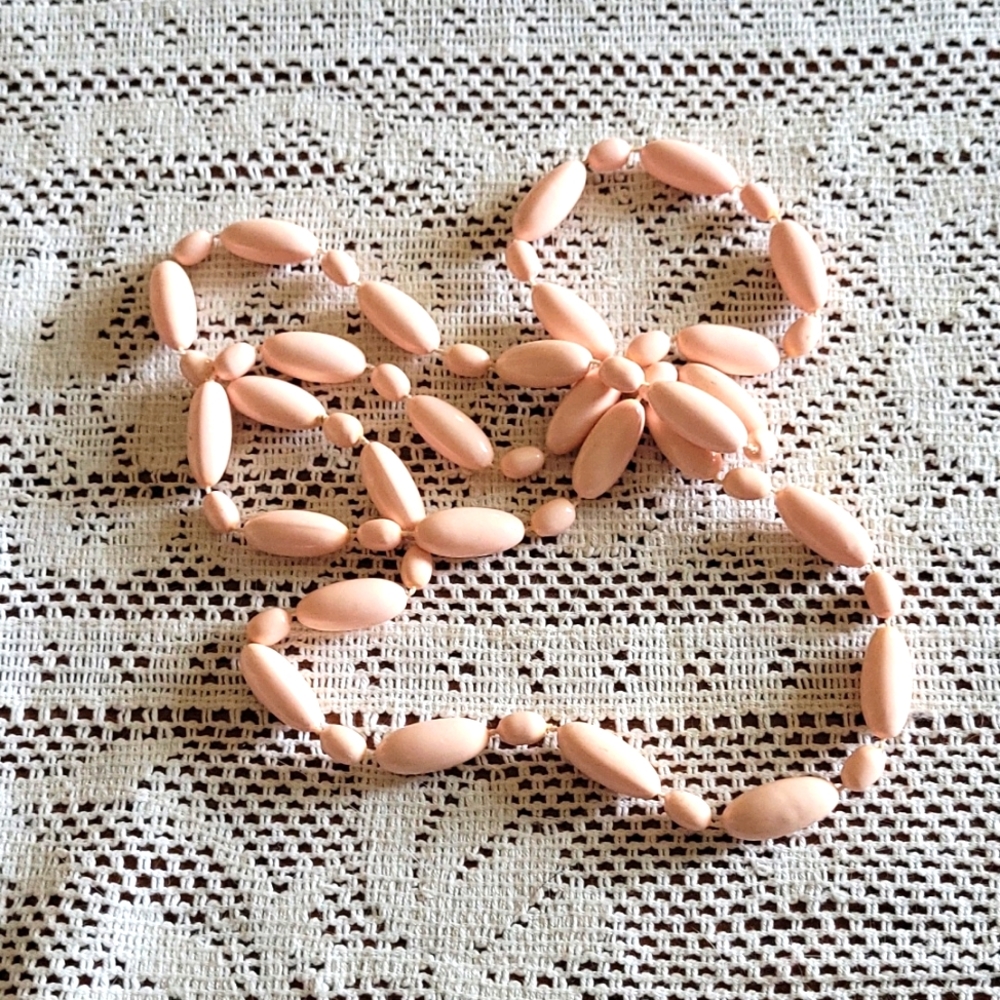 3/10 Light Pink beaded necklace